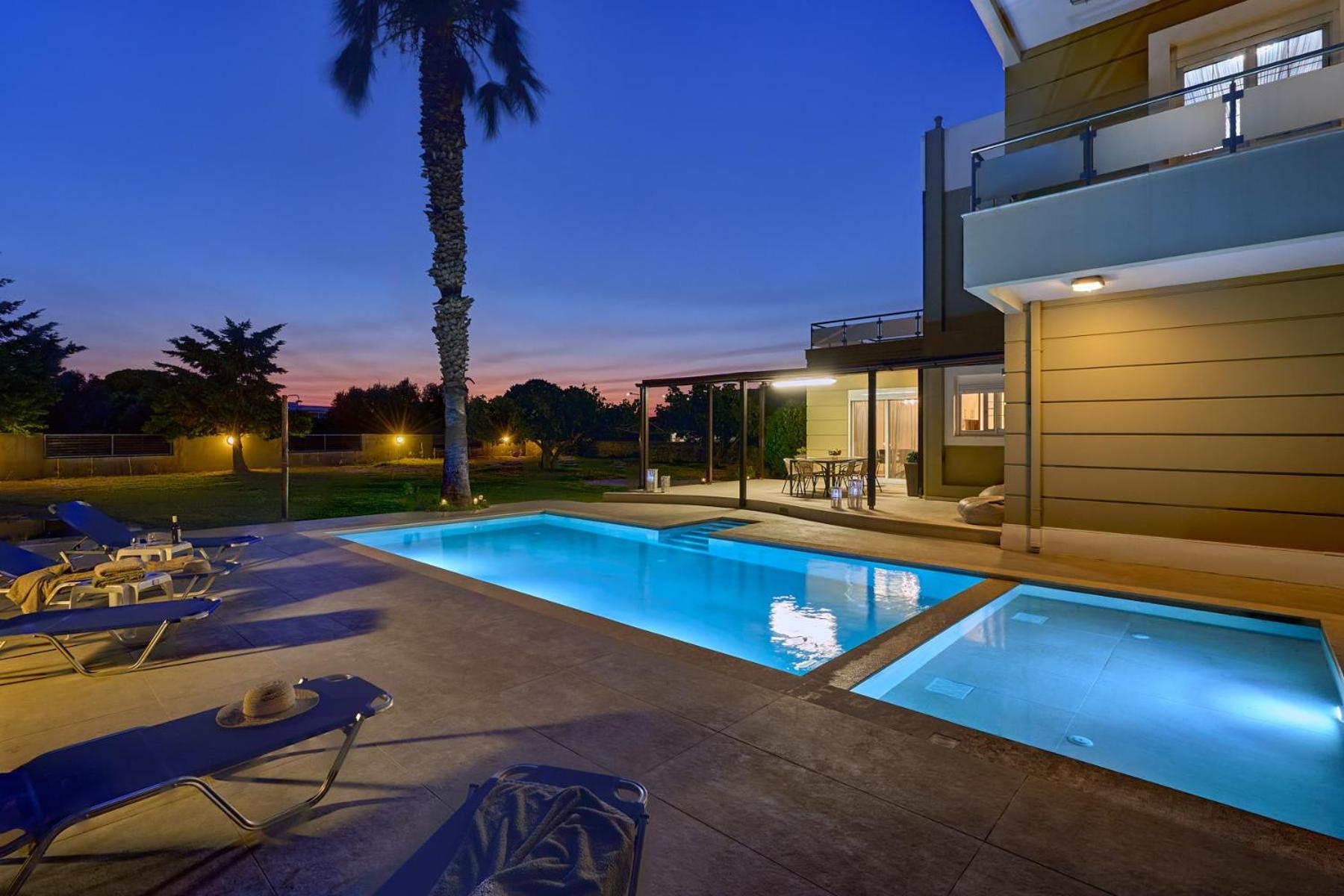 Villa Gia's Luxury Asgourou